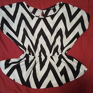 Black/white zigzag peplum top